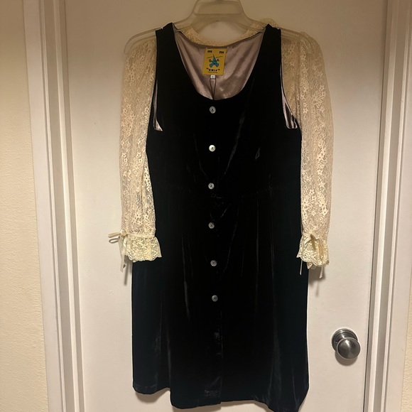 UNIF Cream and Black velvet JULIETTE DRESS Lace size Large - Picture 10 of 16